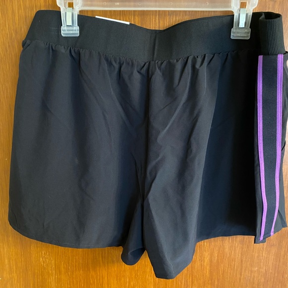 Women’s XL Mid-Rise Xersion black & purple running shorts, NWT - Picture 2 of 11